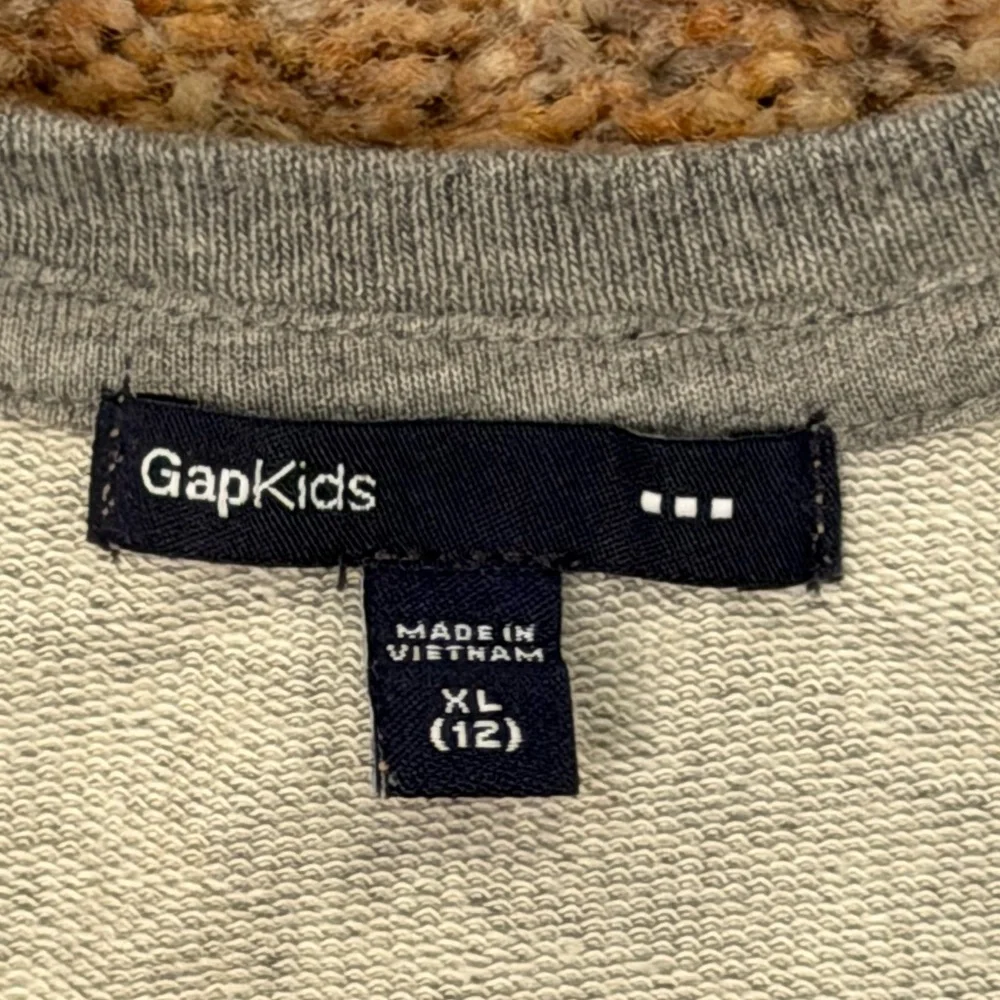 ⭐️EUC - Gap Kids - Gray Long Sleeve Sweatshirt with clear sequin - XL (12)